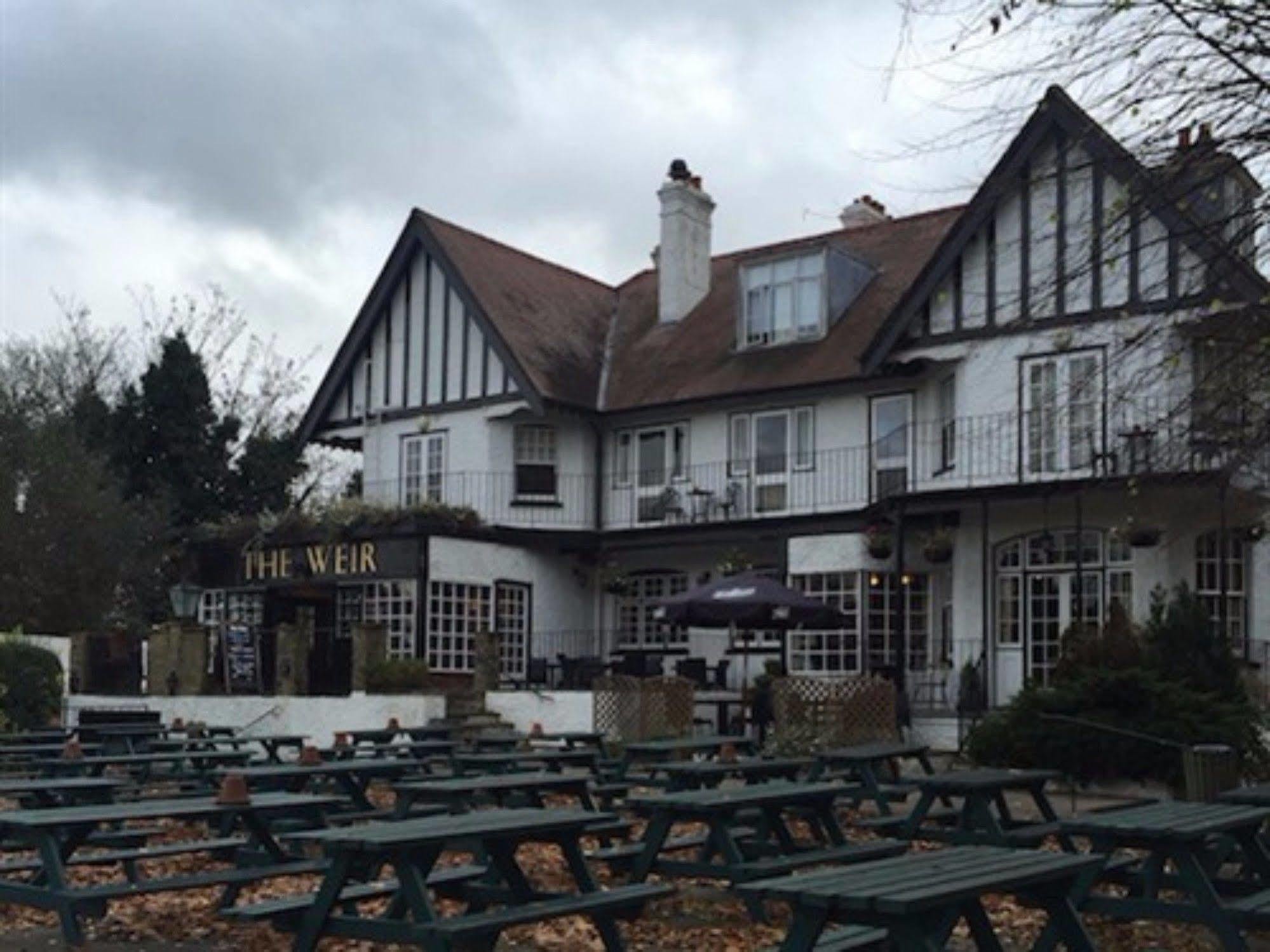 The Weir Hotel Walton-on-Thames Exterior foto