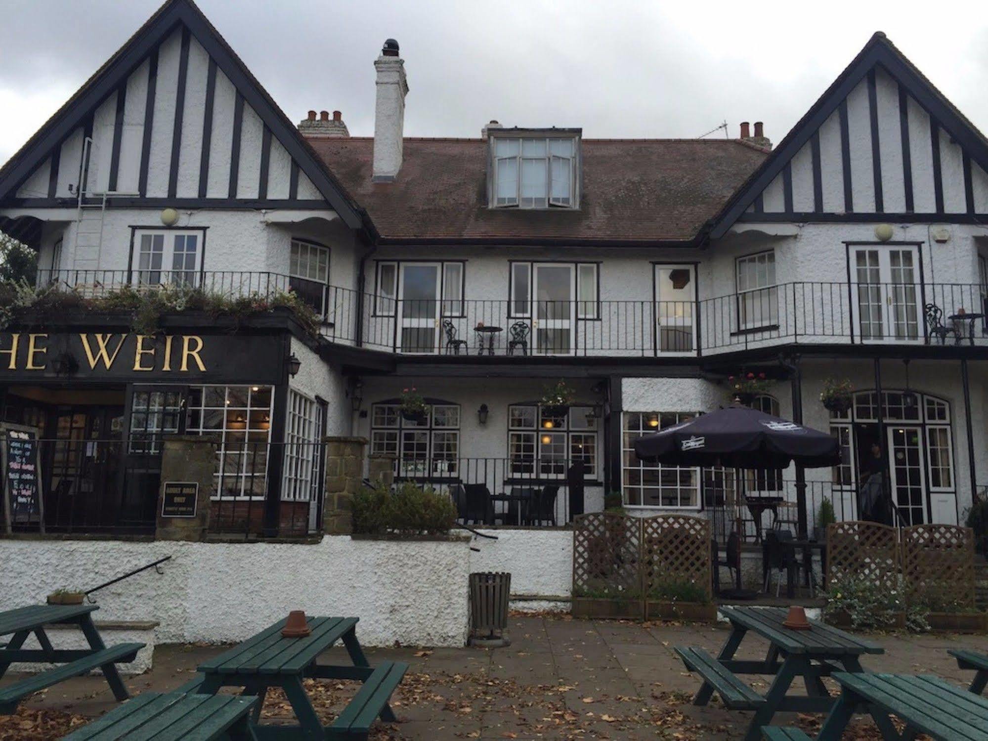 The Weir Hotel Walton-on-Thames Exterior foto